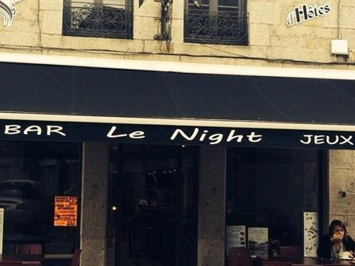 Bazouges-La-Perouse酒店住宿-Le Night