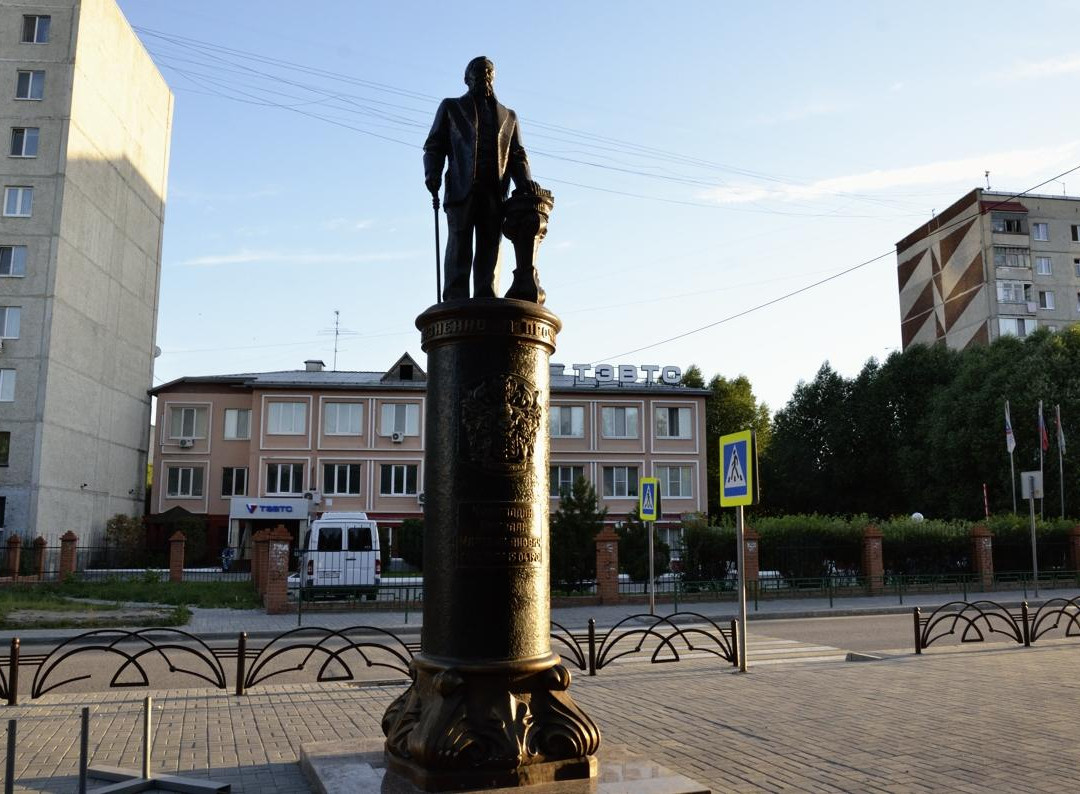 Nikolai Chukmaldin Statue景点图片