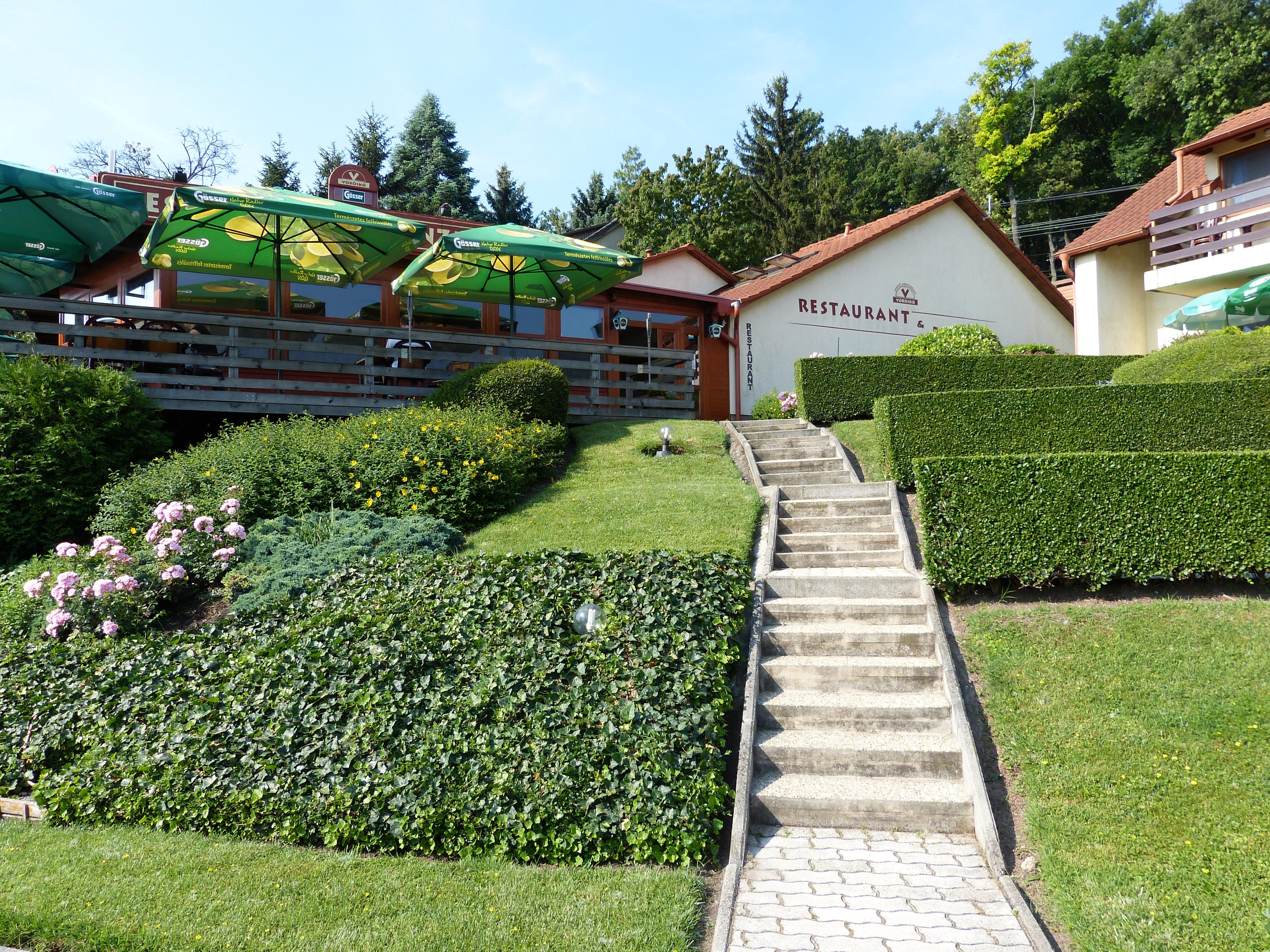 Vorosko Panzio es Etterem-餐饮