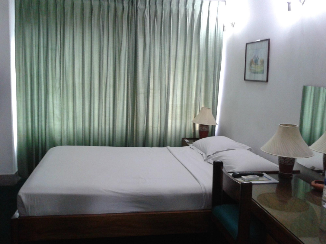 White House Hotel主图