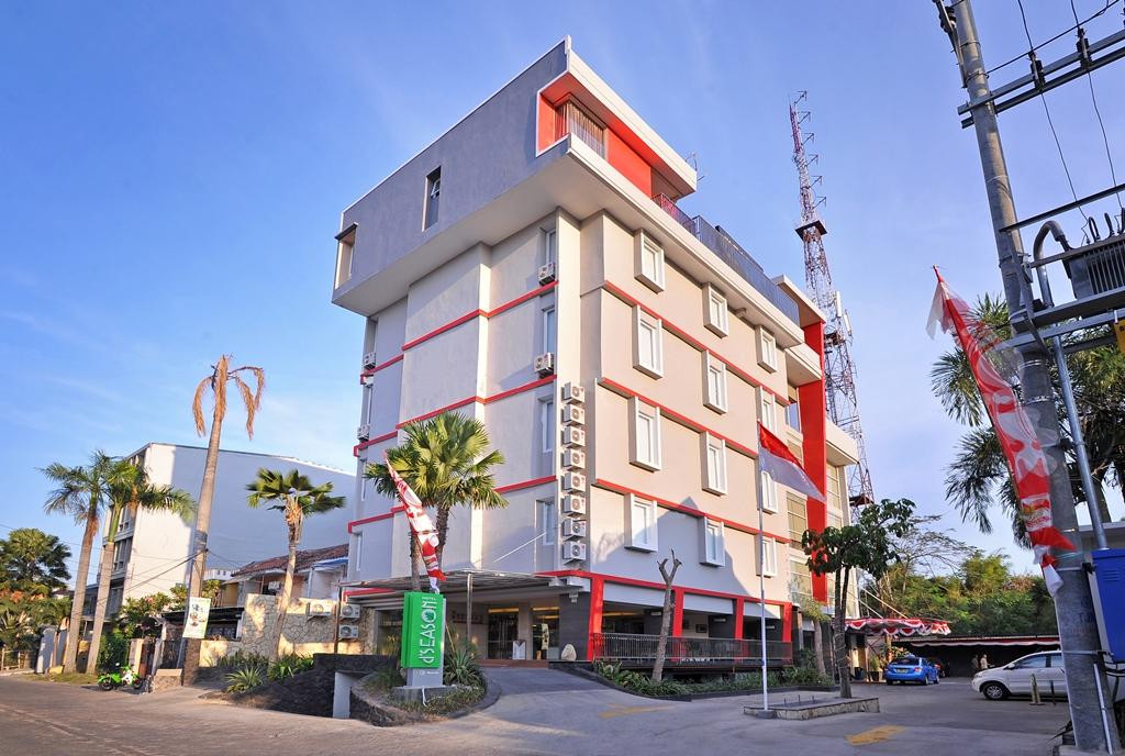 Rungkut Menanggal酒店住宿-德季酒店
