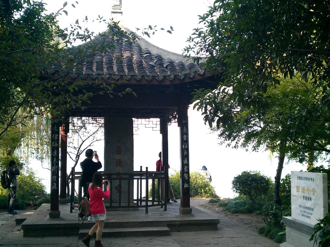 苏堤春晓-杭州市必去景点