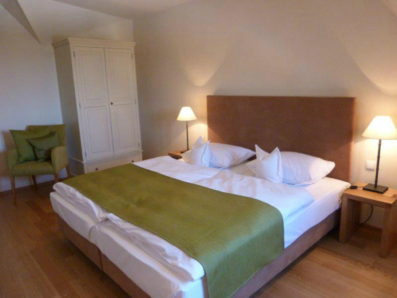 Zum weissen ross主图