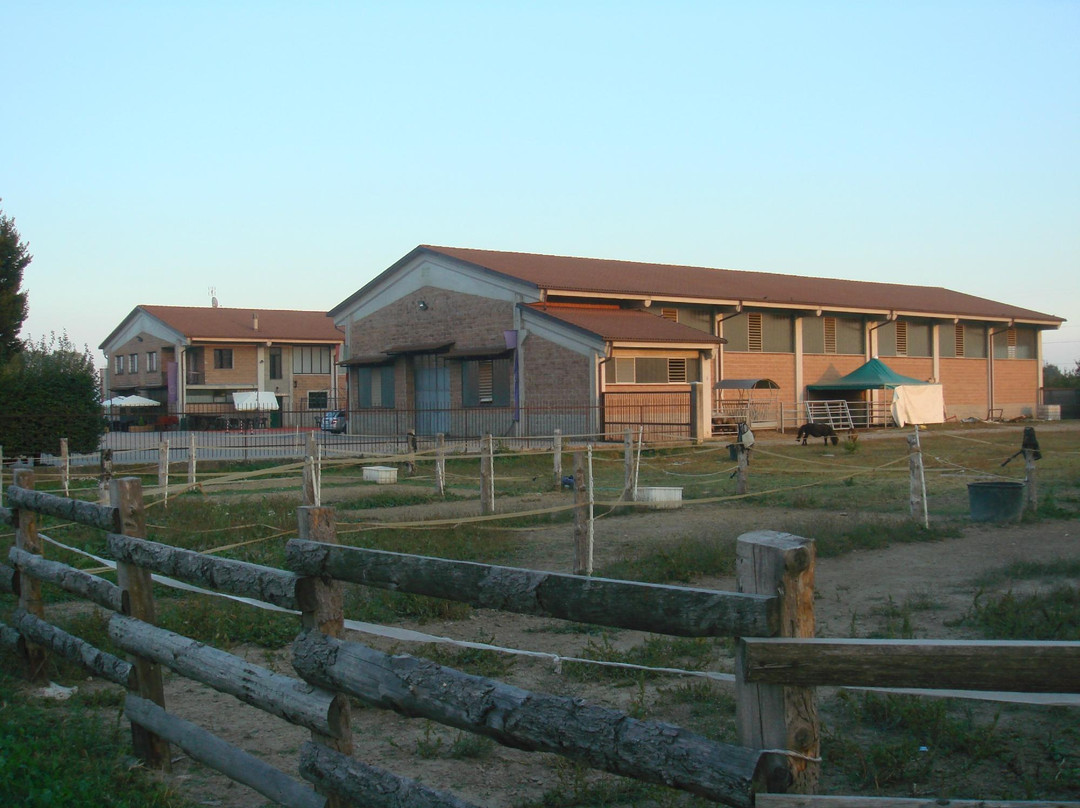 Cascina Agriturismo Honky Tonk Collegno-科莱尼奥必去景点