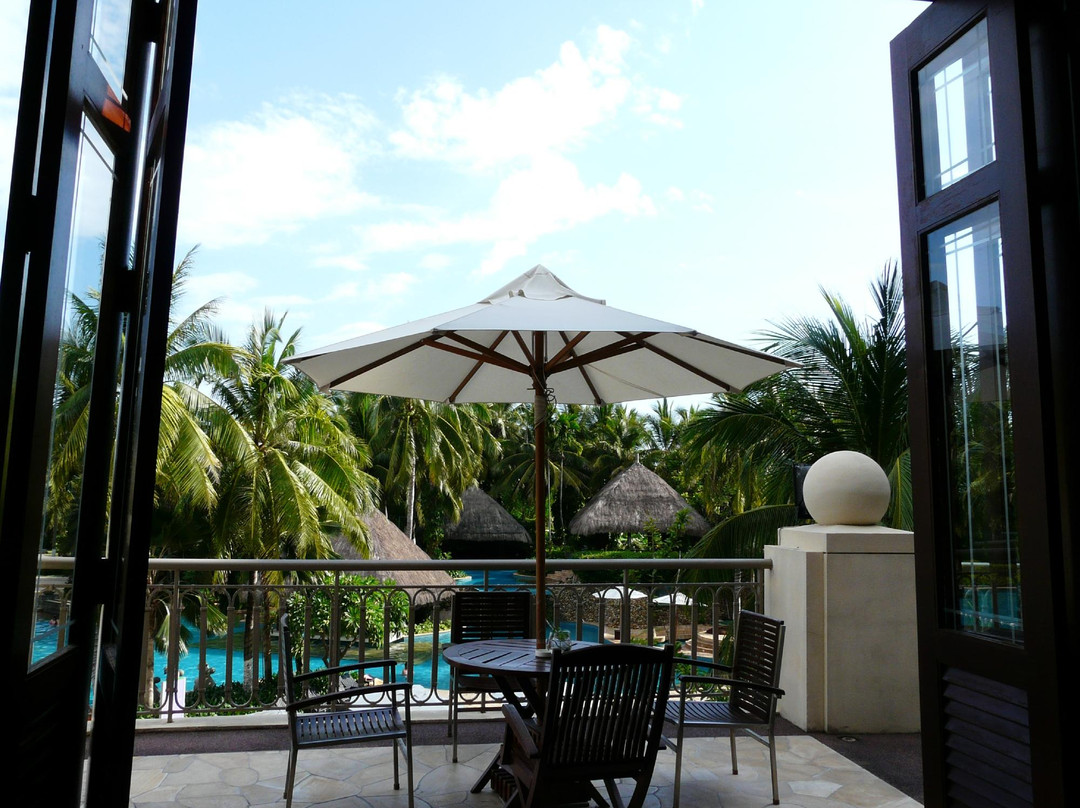 三亚湾假日度假酒店主图