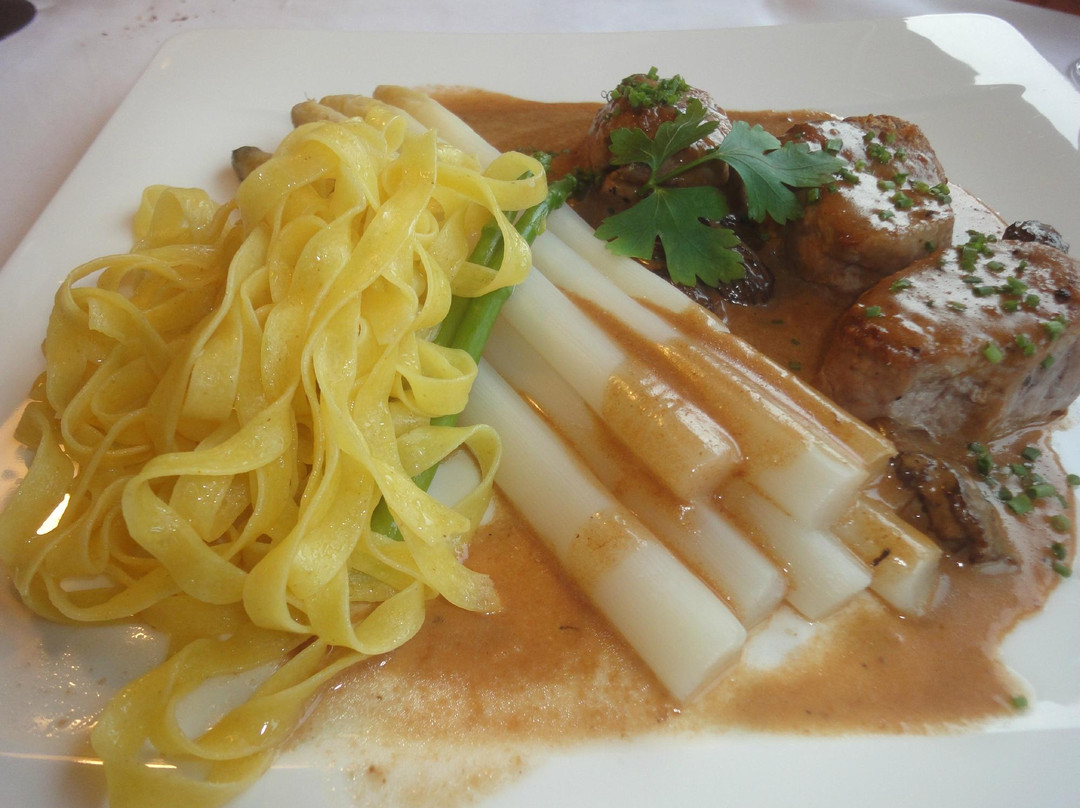 菲尔德山餐馆和美食-Adler Barental