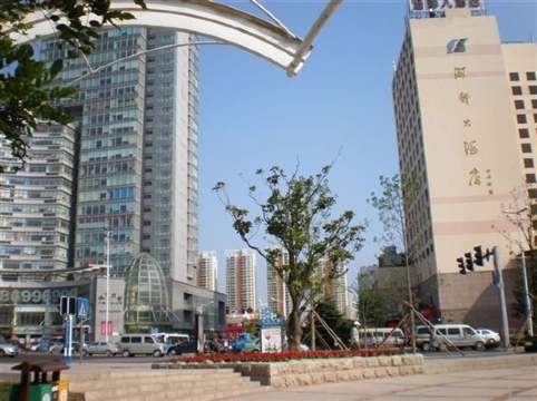 青岛海都大酒店（黄岛金沙滩井冈山路地铁站店）-客卧