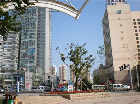 青岛海都大酒店（黄岛金沙滩井冈山路地铁站店）主图