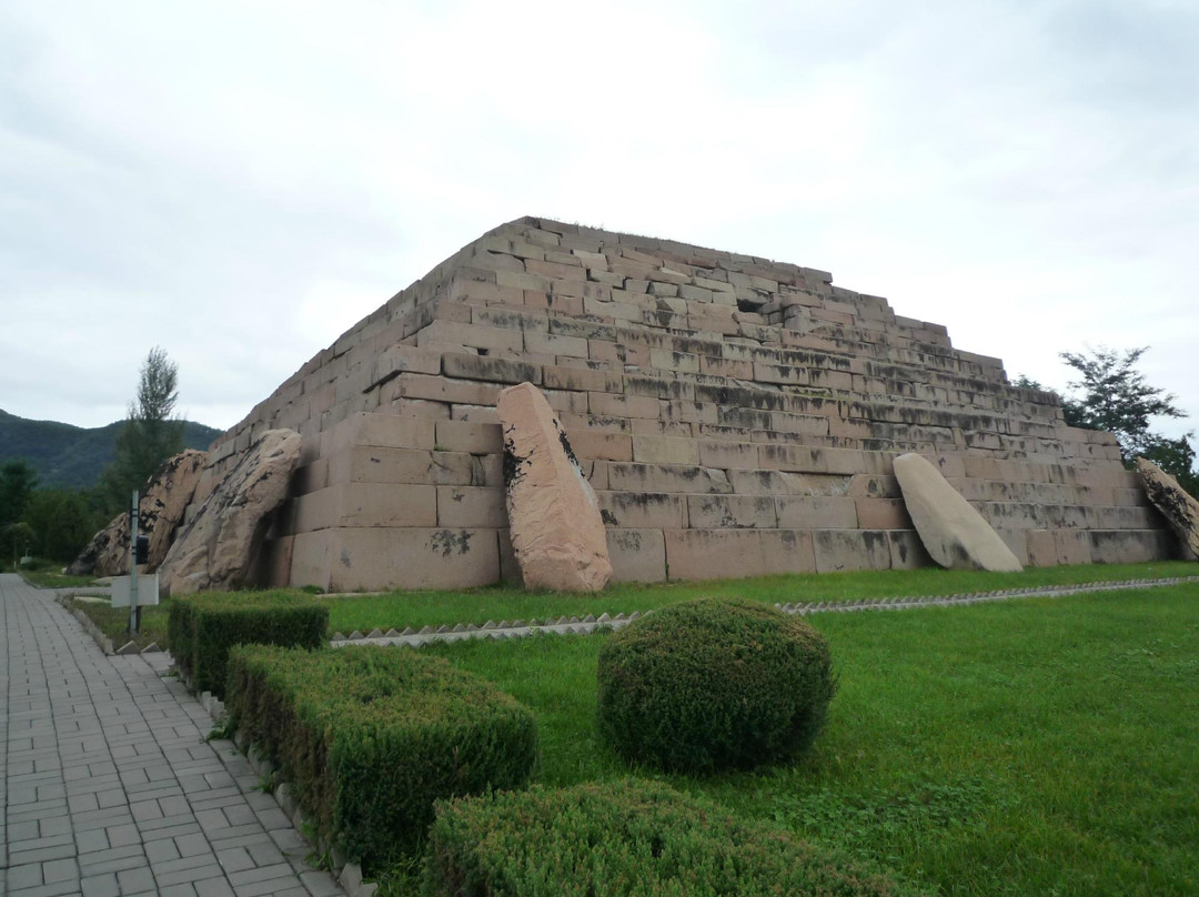 集安洞沟古墓群-集安市必去景点