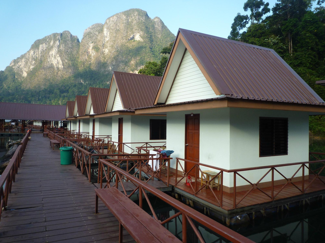 Limestone Lake Rainforest Day Tours-素叻他尼必去景点