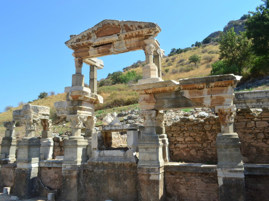 Trajan's Fountain景点图片