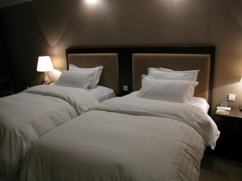 北京春晖园温泉度假酒店主图