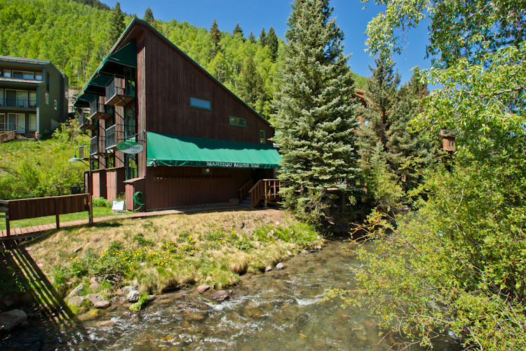 Manitou Lodge
