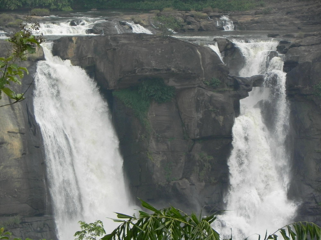 Athirappilly Falls景点图片