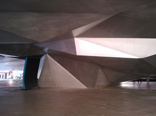 银行广场当代艺术馆-马德里必去景点