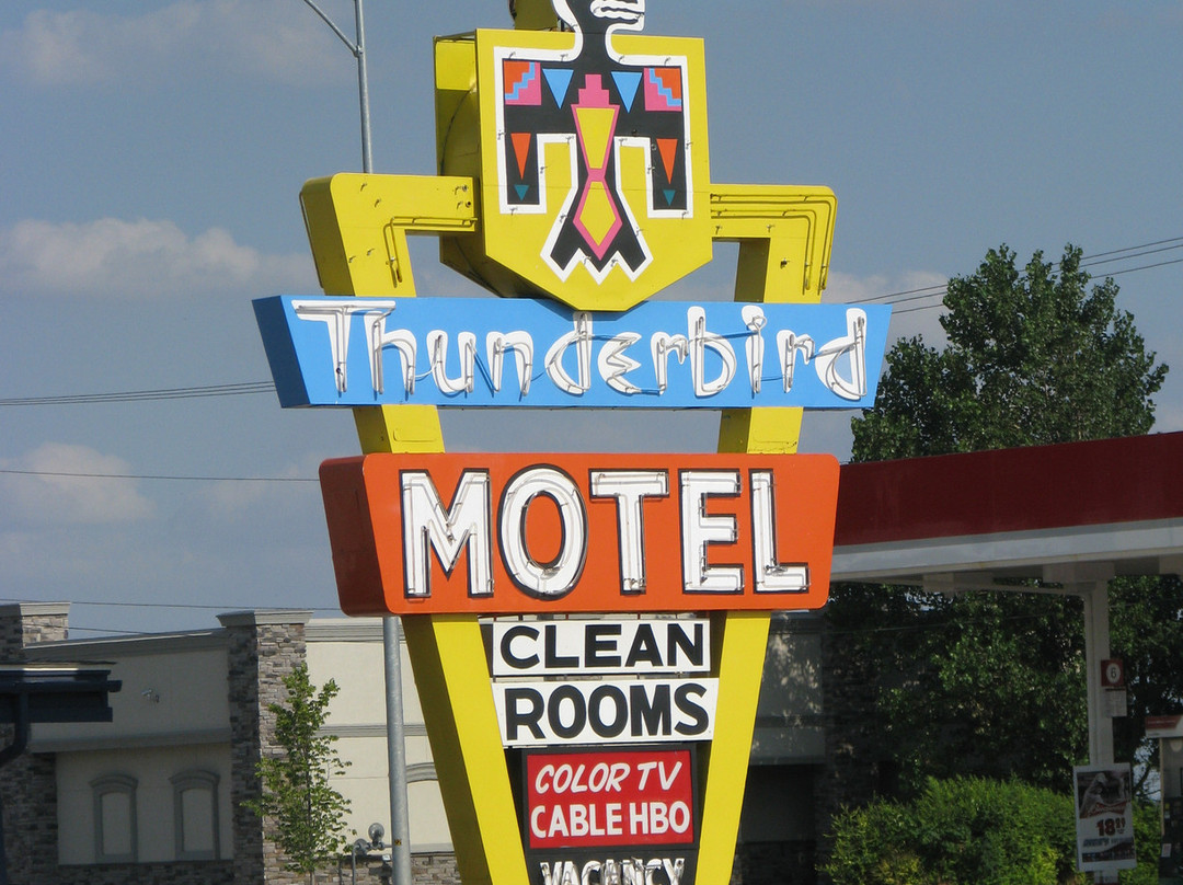Thunderbird Motel主图