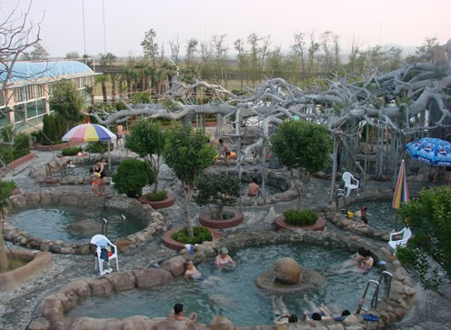 新空间温泉度假村主图