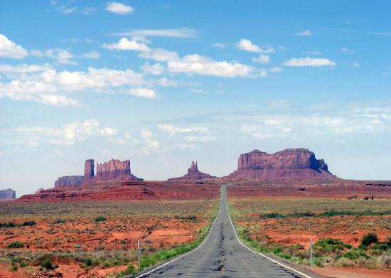 Monument Basin-峡谷地国家公园必去景点