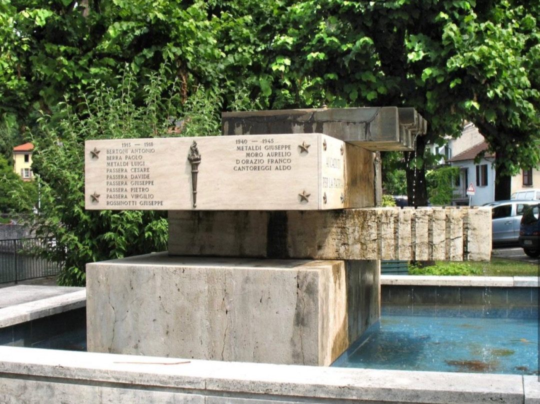 Monumento ai Caduti di Colmegna景点图片