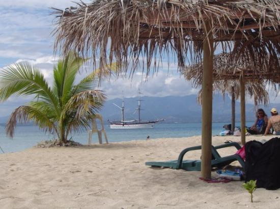 Captain Cook Cruises-丹娜努岛必去景点