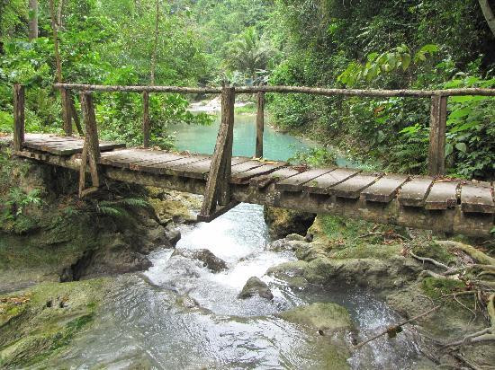 嘉华山瀑布-Badian必去景点