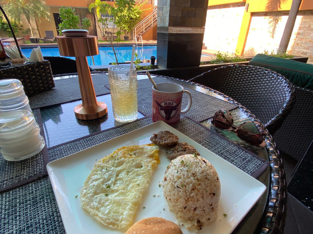 安吉利斯皇后酒店主图