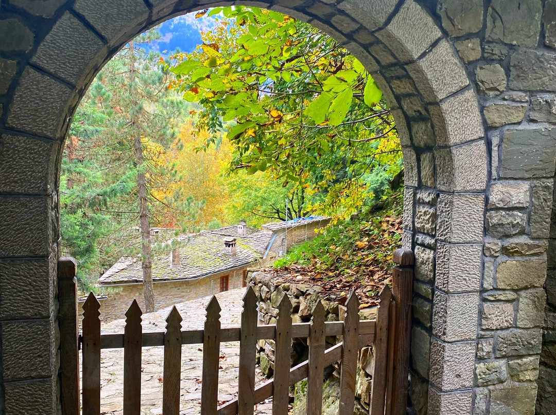 Iera Moni Kimiseos Theotokou-迈措沃必去景点