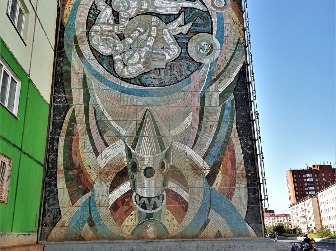 Mosaics on Komsomolskaya Street