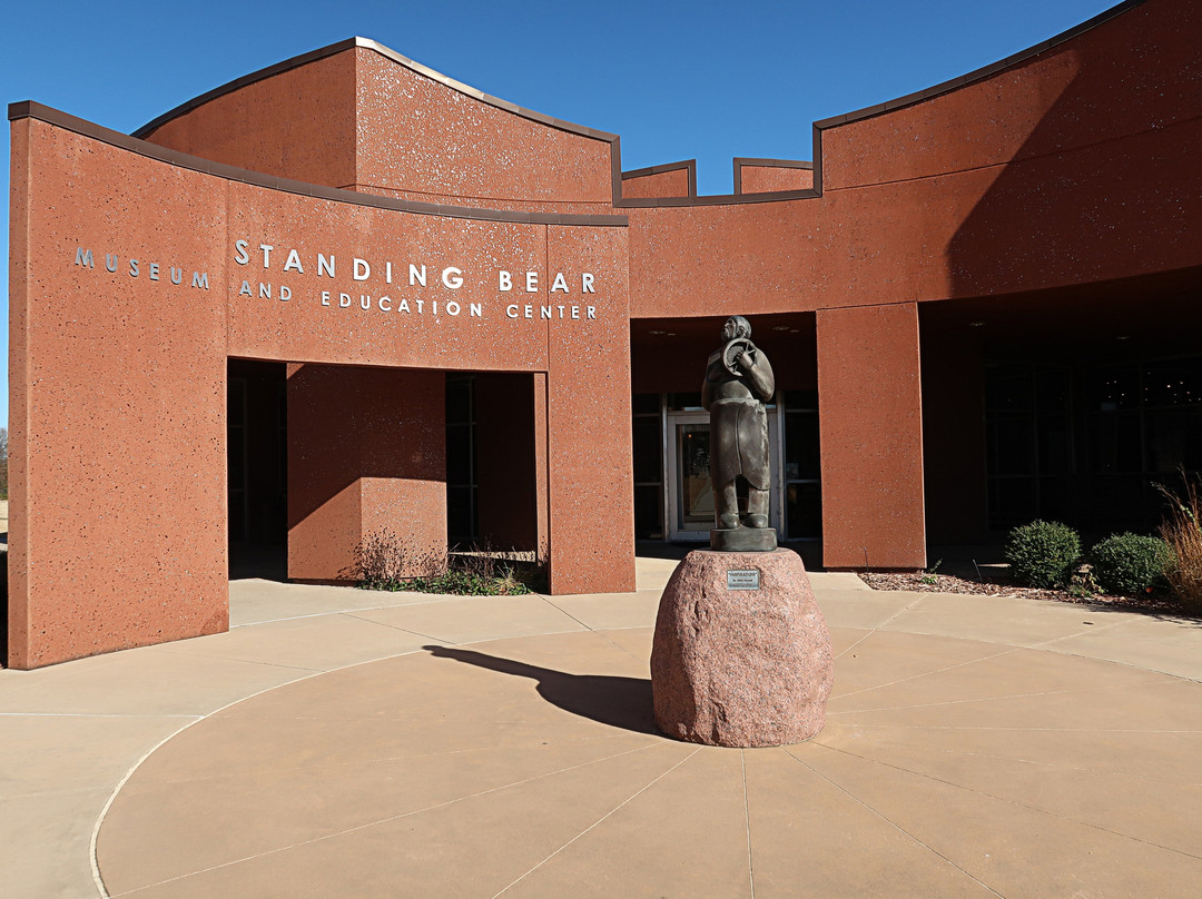 Standing Bear Park and Museum-庞卡城必去景点