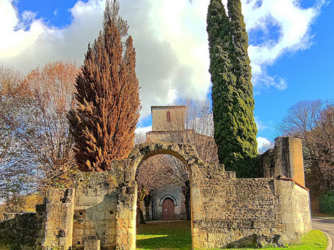 Eglise Saint-Paul-Bouteville必去景点