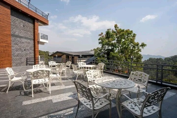 Kasauli Courtyard主图