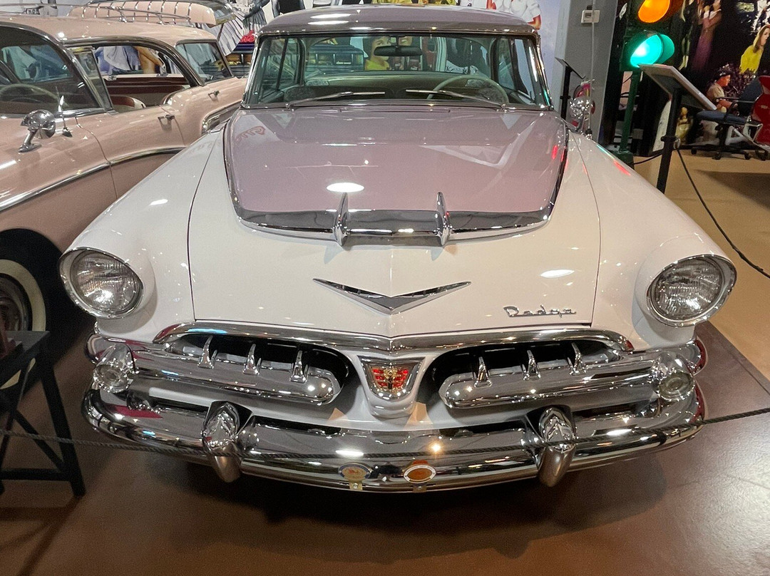 Dauer Museum Of Classic Cars-森赖斯必去景点