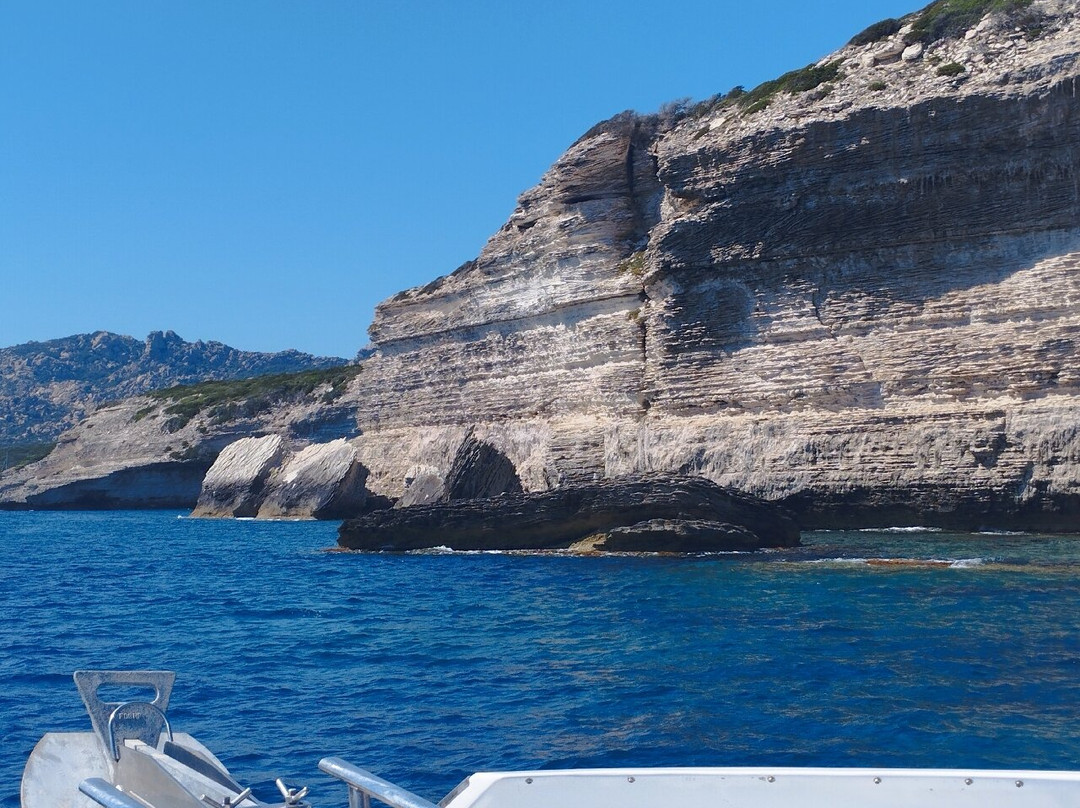 Bonifacio cliffs and caves景点图片