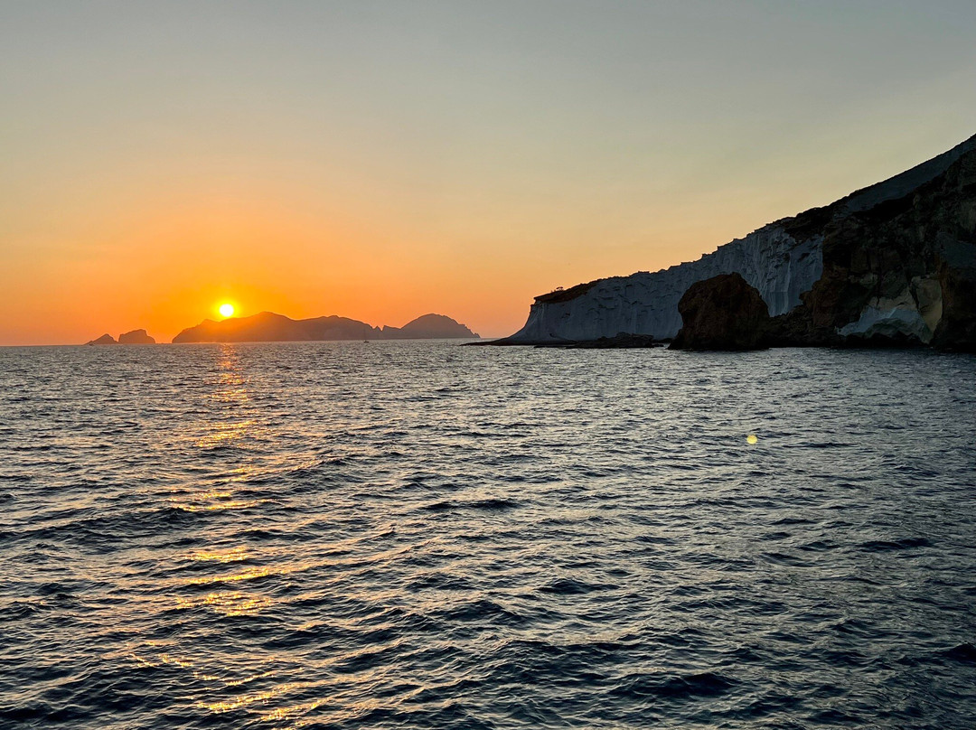 Chiaia Di Luna-Ponza Island必去景点