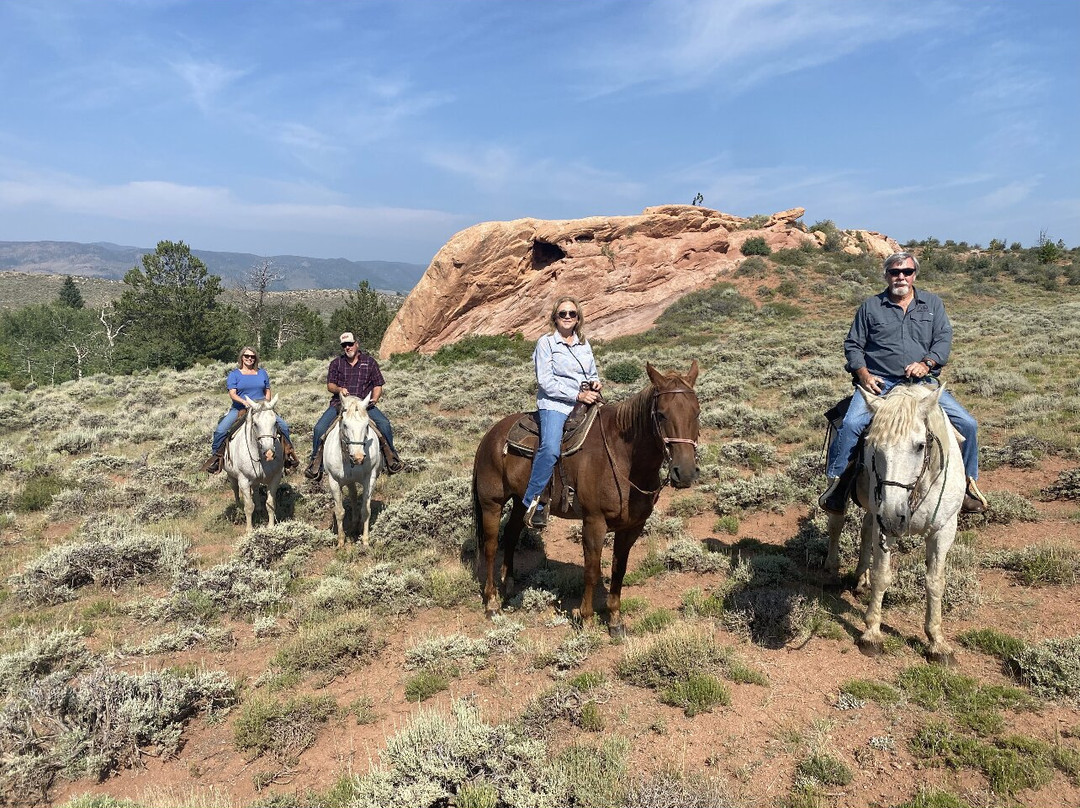 E & H Guide Service-拉勒米必去景点