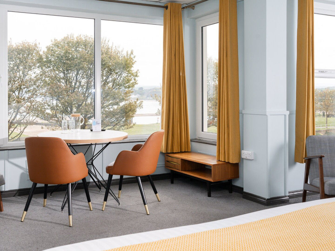 Marine Hotel Ballycastle主图