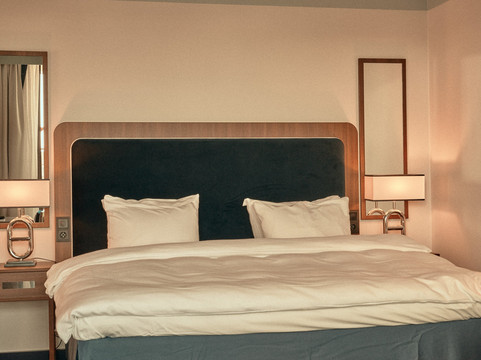 克卢本酒店主图