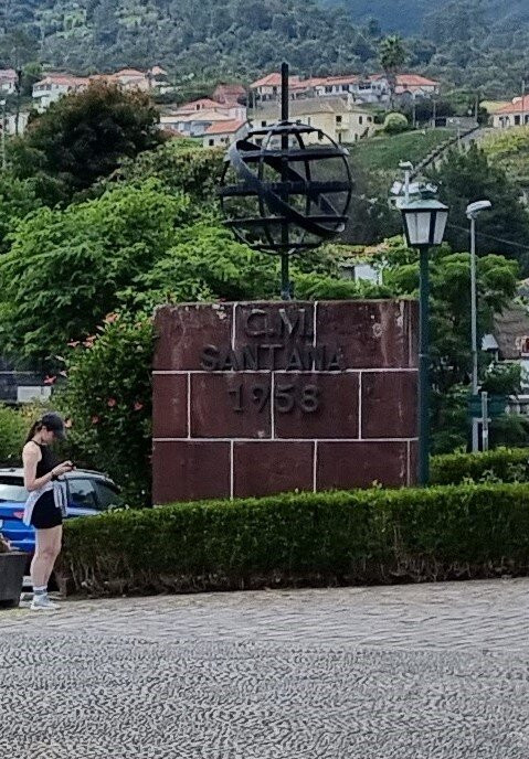 Monument C.m. Santana 1958-Santana必去景点