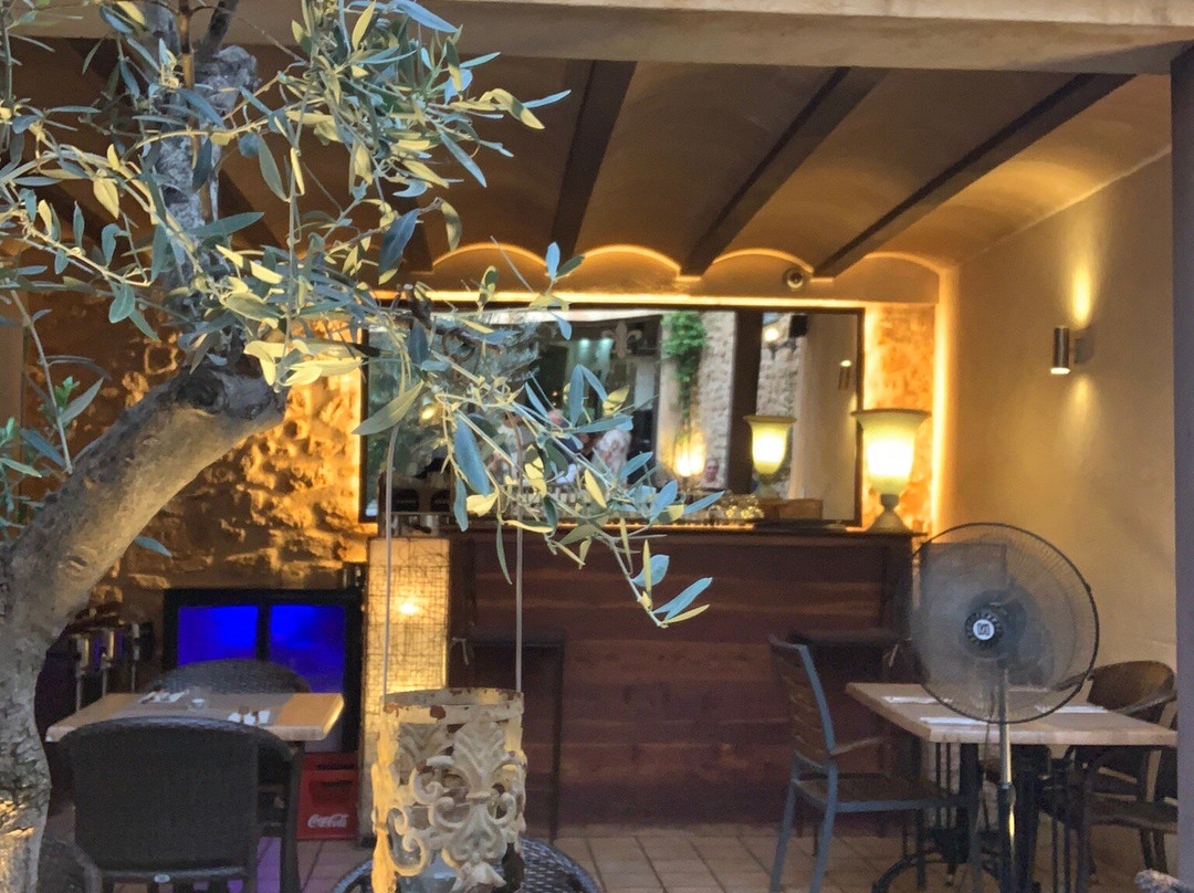 坎佩尔酒店主图