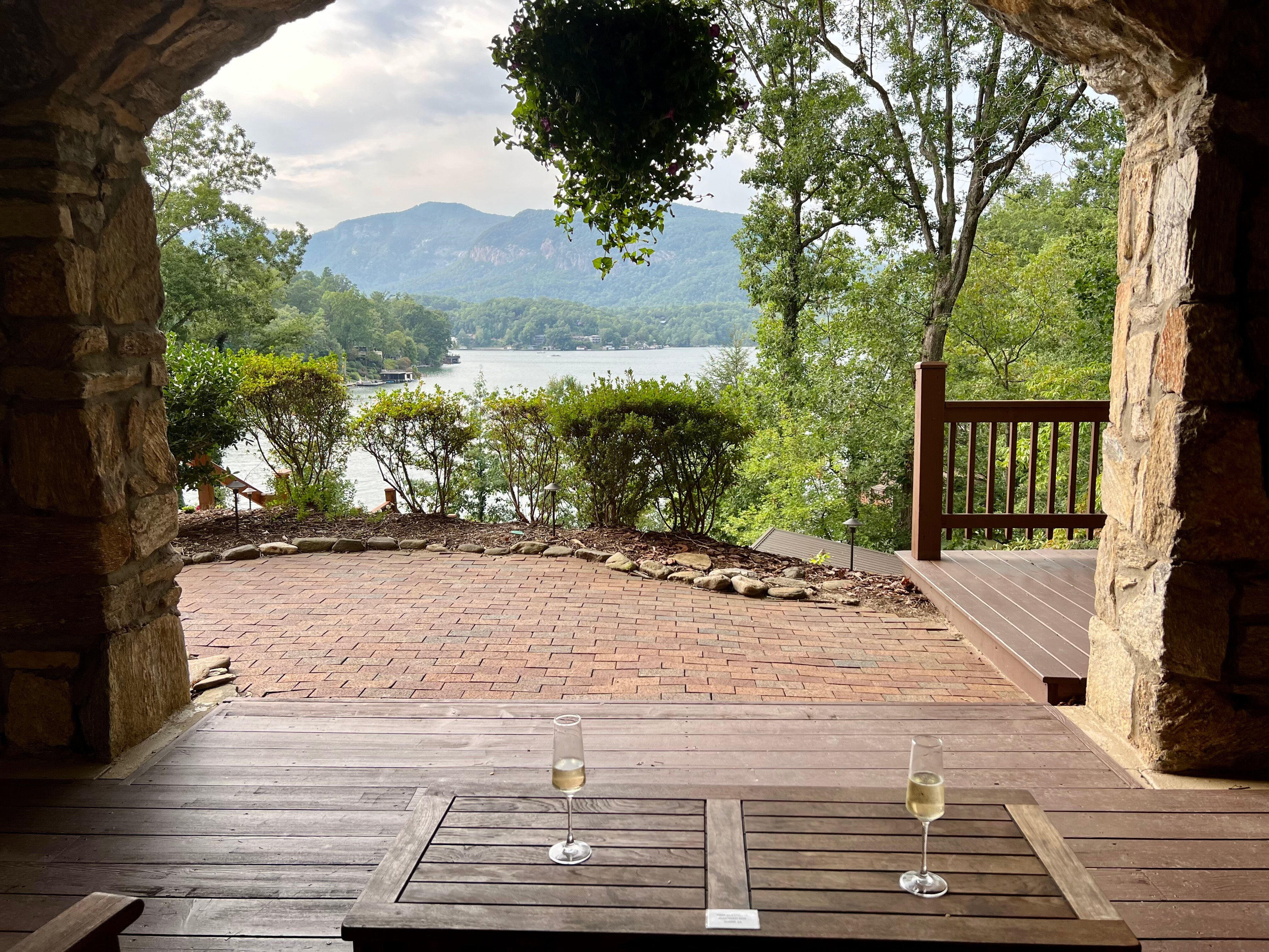 The Lodge on Lake Lure-官方