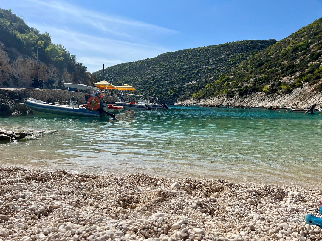 Porto Vromi Beach景点图片