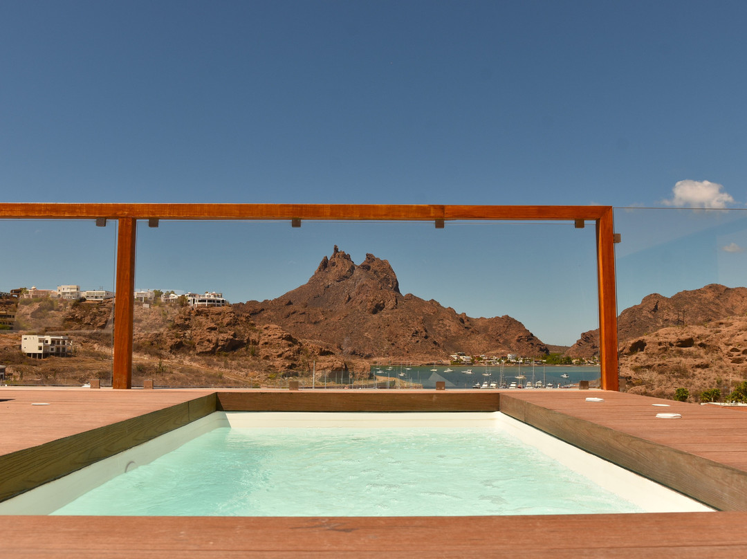 Marinaterra Hotel & Spa主图