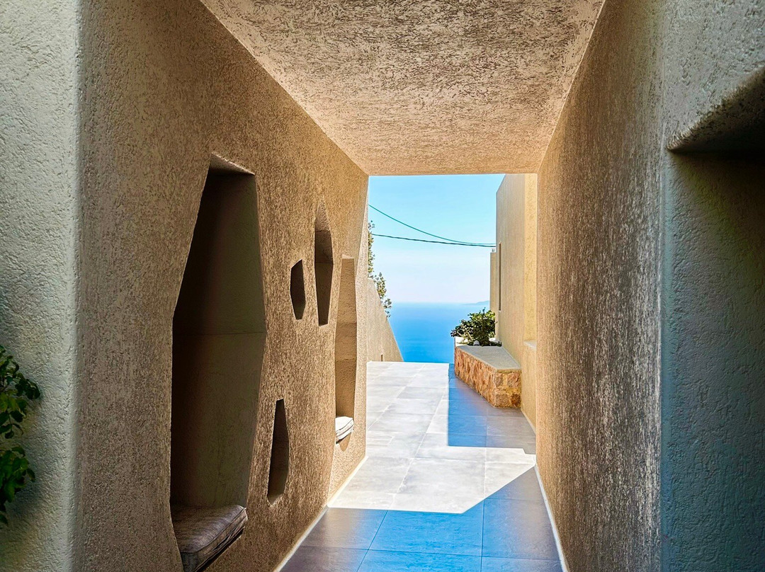 Aeon Suites Hotel主图