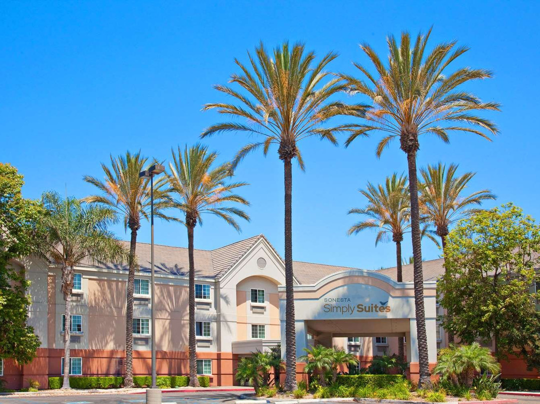 Sonesta Simply Suites Orange County Airport