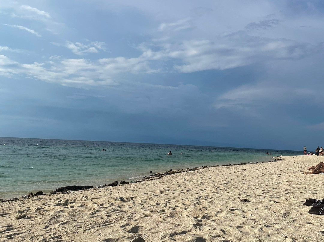 Basdaku White Beach景点图片