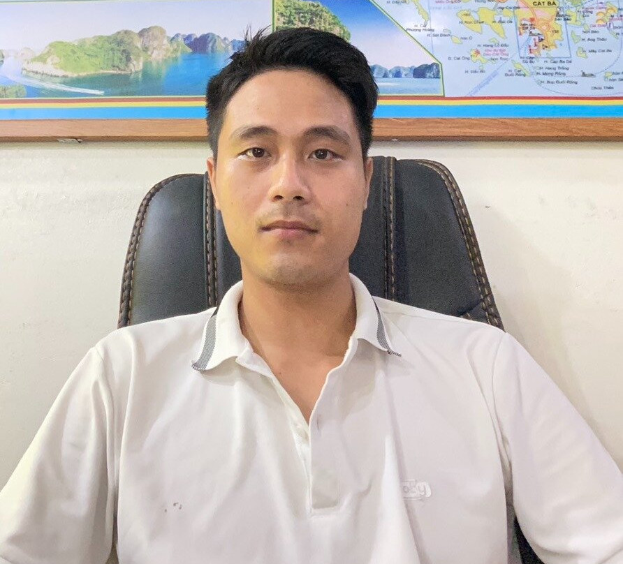 Private Cat Ba Island with a Local