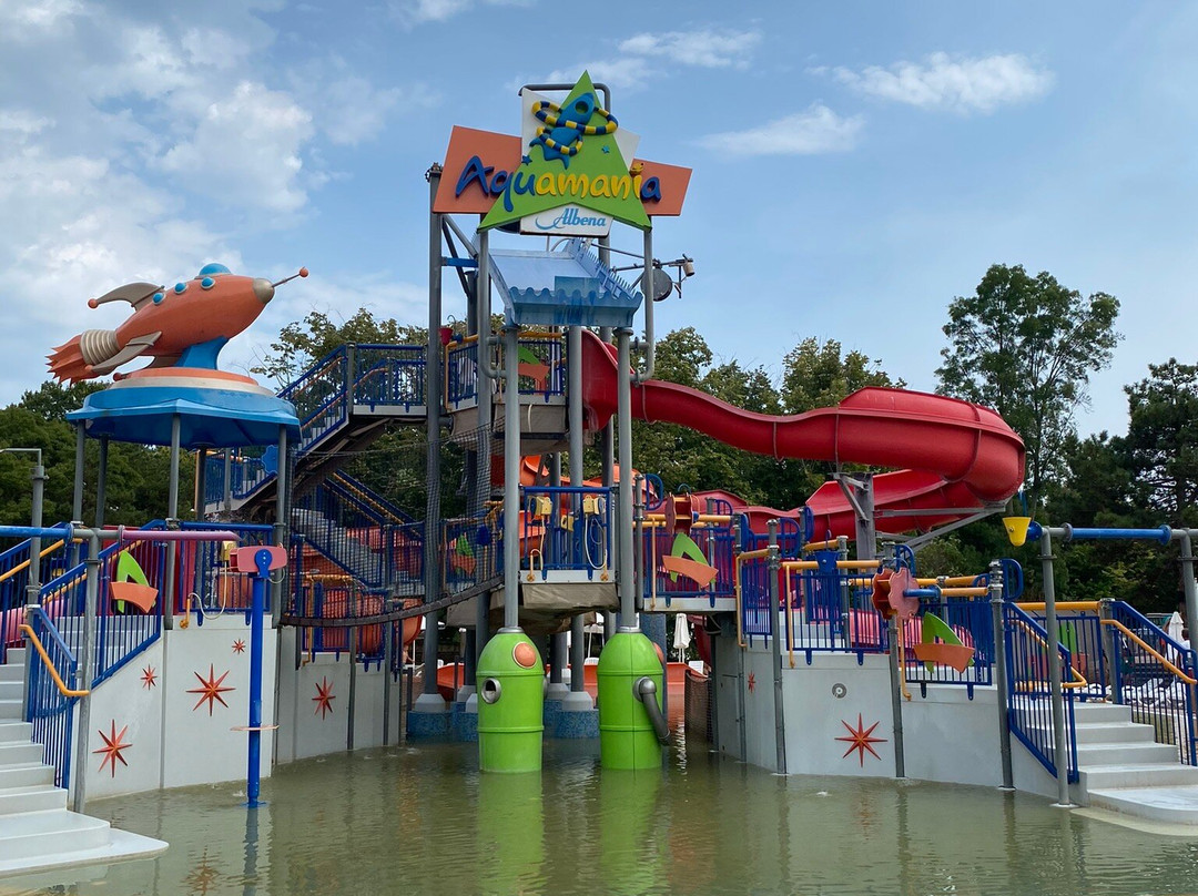 Aquapark Aquamania-阿尔伯纳必去景点