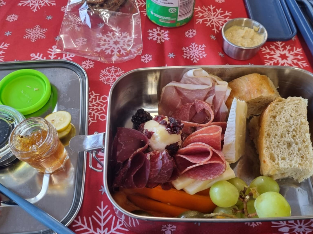 Canadian Rockies Experience-坎莫尔必去景点