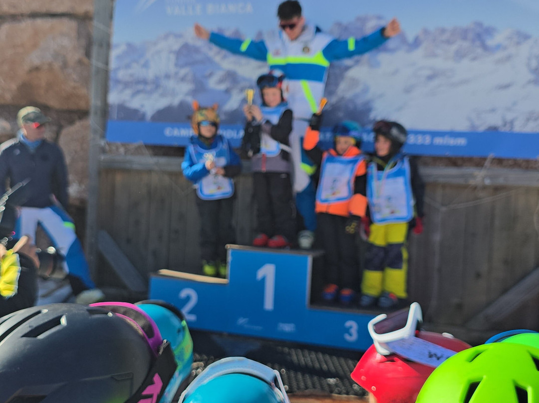 Scuola Italiana di Sci & Snowboard Kristal-安达洛必去景点
