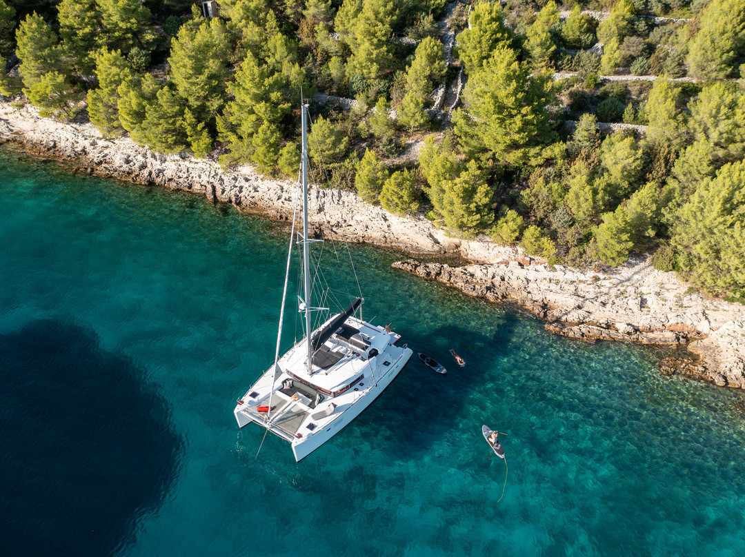 Crew Catamaran Falco Croatia-杜基拉必去景点